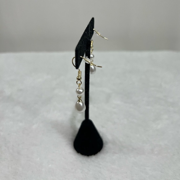 Elegant Pearl Drop Earrings - Picture 10 of 11